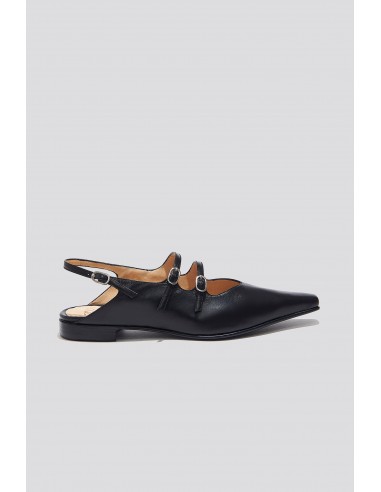 Cata Buckle Flat in Black Découvrez la collection