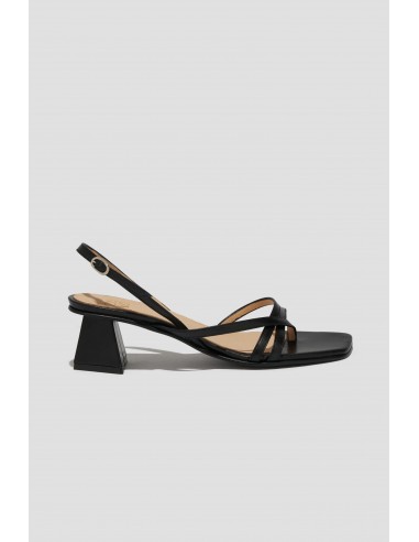 Luz Strappy Sandal in Black Profitez des Offres !