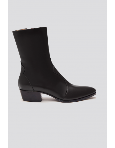 Guada Western Boot in Black s'inspire de l'anatomie humaine