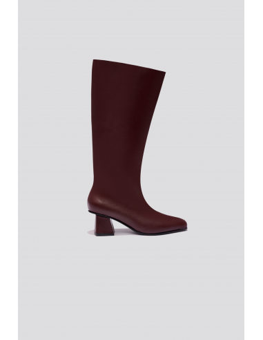 Caro Boot in Plum l'évolution des habitudes 