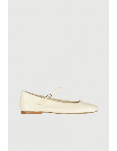 Julieta Mary Janes in Ivory Leather Comparez plus de prix