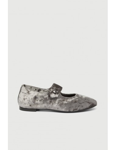 Greta Mary Janes in Grey Velvet ou a consommer sur place